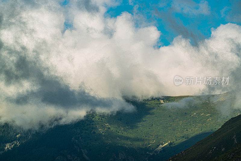 Babin zub - Stara planina，塞尔维亚。Babin zub是塞尔维亚东南部Stara Planina山脉的一座山峰。